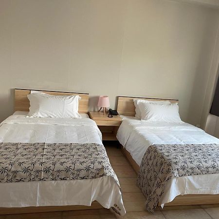 Kirin Guesthouse And Restaurant Port Louis Kültér fotó